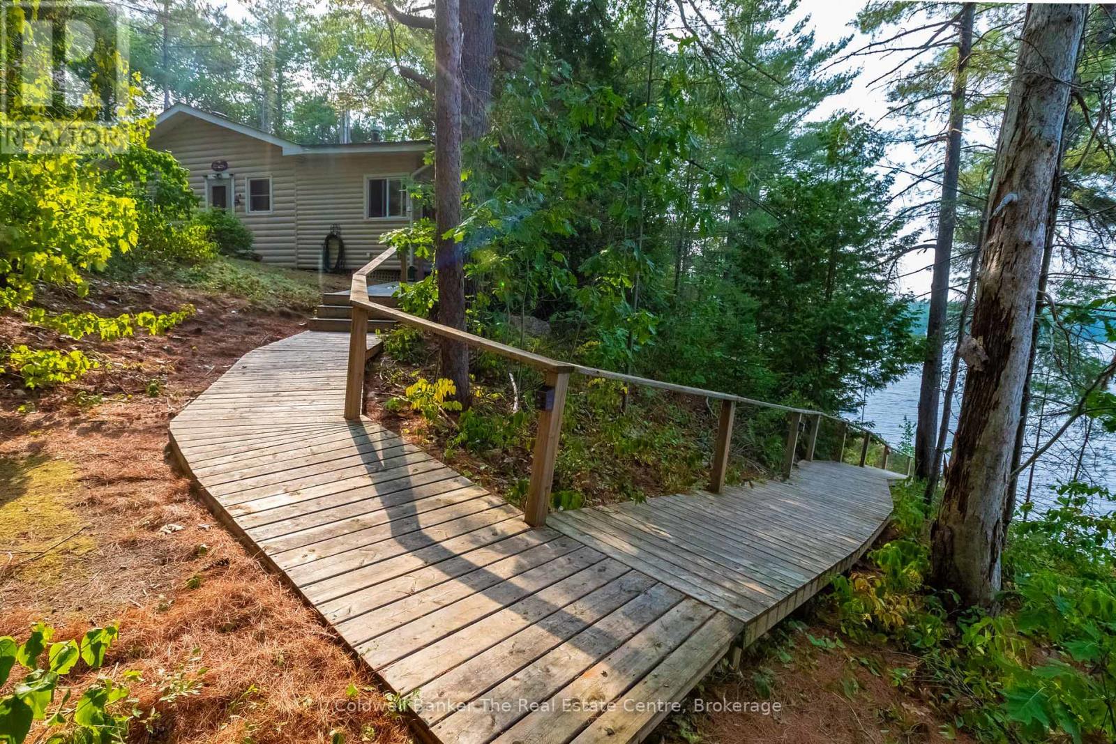 Custom steps/ramps to the waterfront.