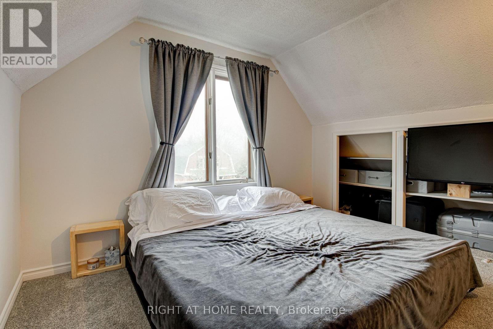 18A MARGARET STREET - 22