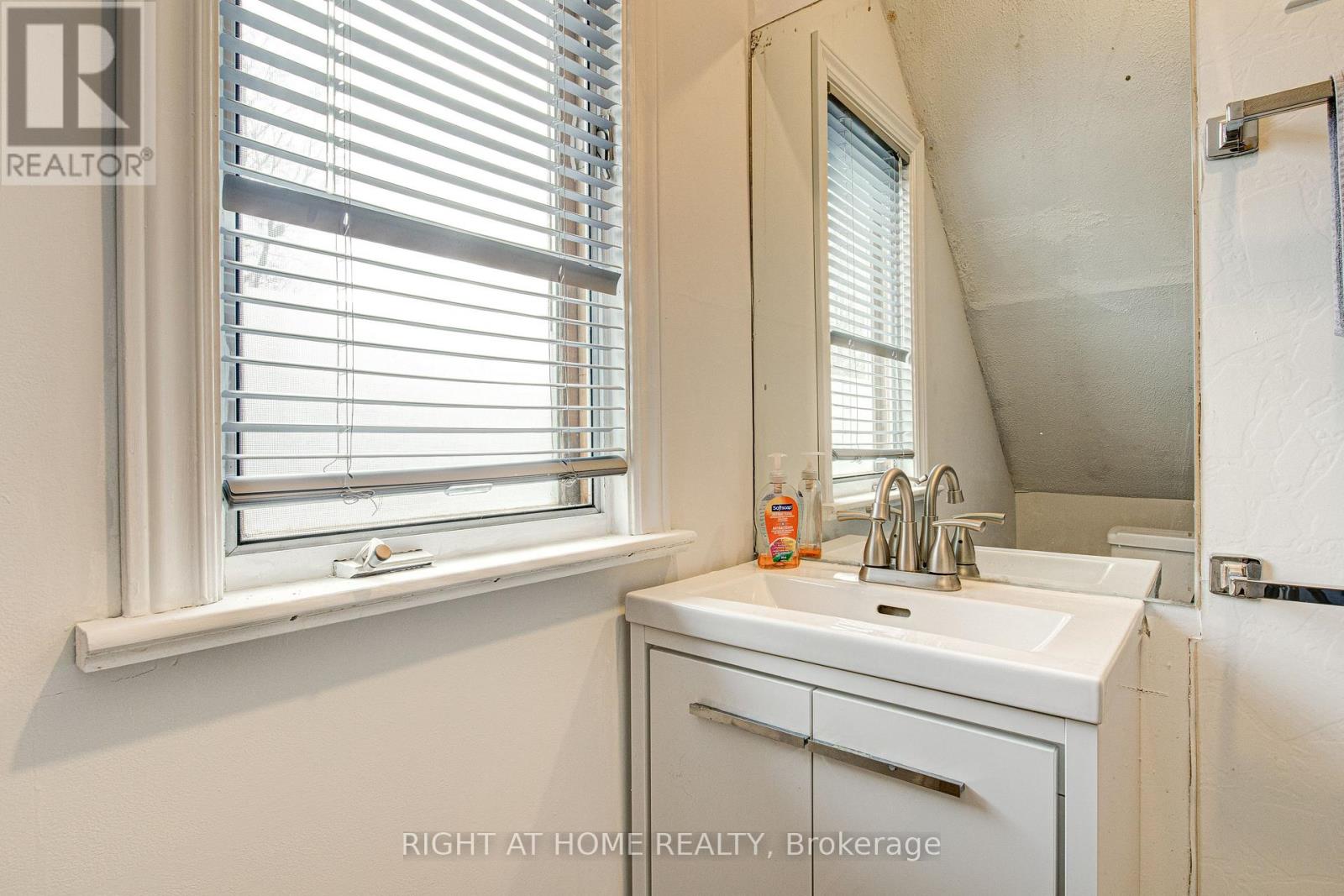 18A MARGARET STREET - 27