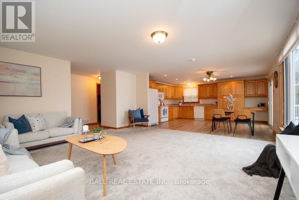 689 NORTH SHORE DRIVE E - 12