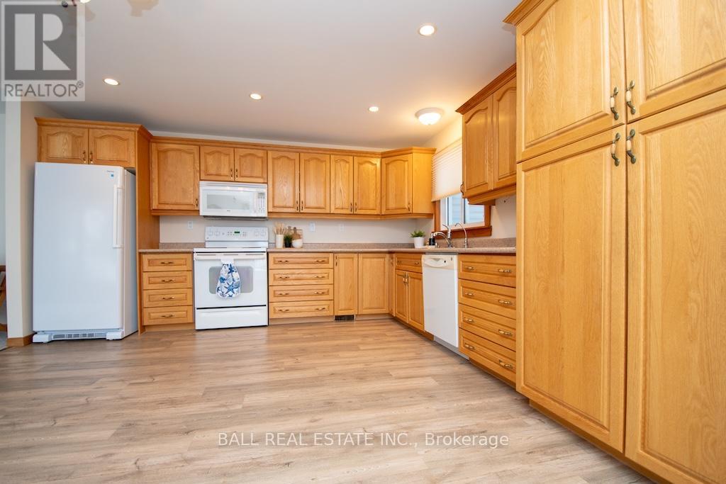 689 NORTH SHORE DRIVE E - 17