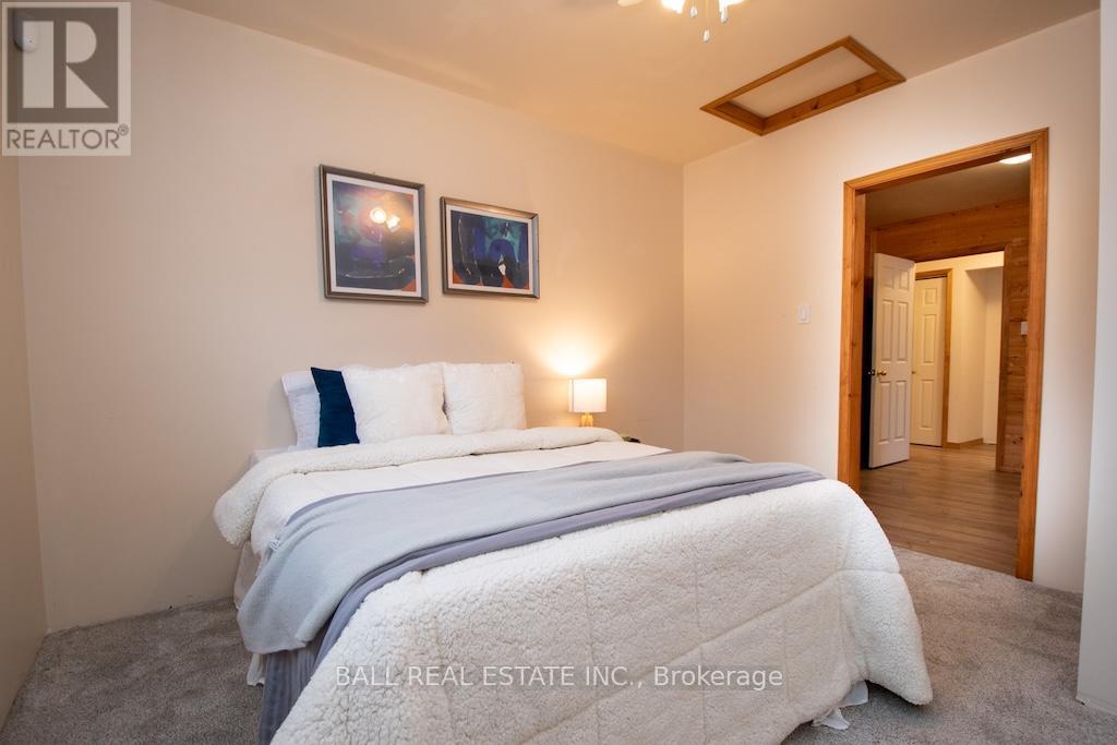 689 NORTH SHORE DRIVE E - 25
