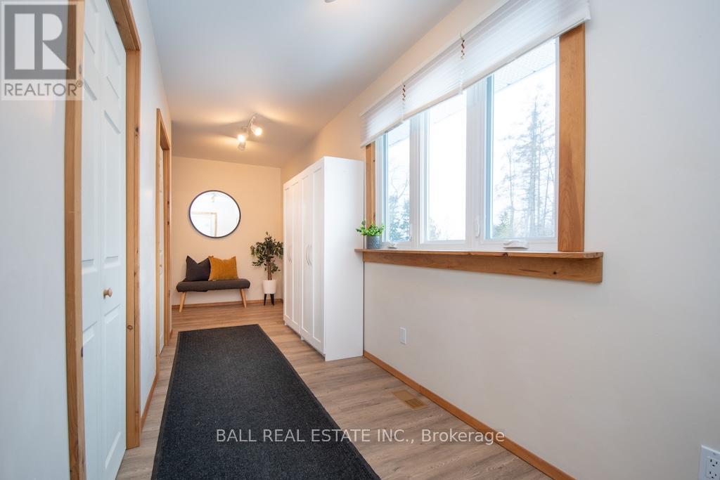 689 NORTH SHORE DRIVE E - 7