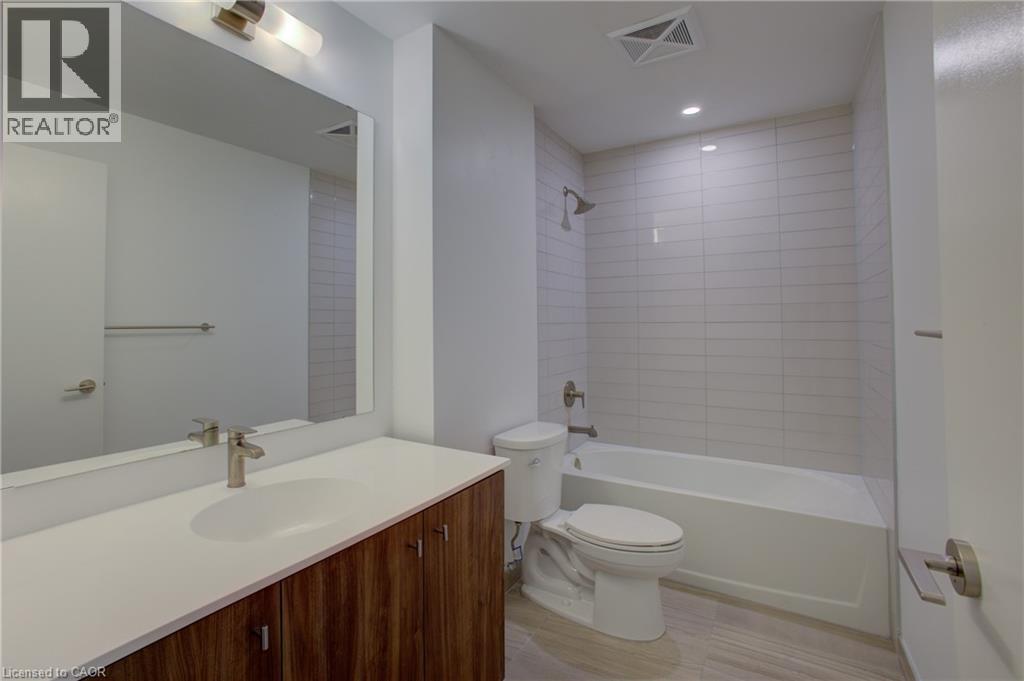 15 WELLINGTON Street NW Unit# 2705, Kitchener, Ontario, N3G0E4 — Photo 4