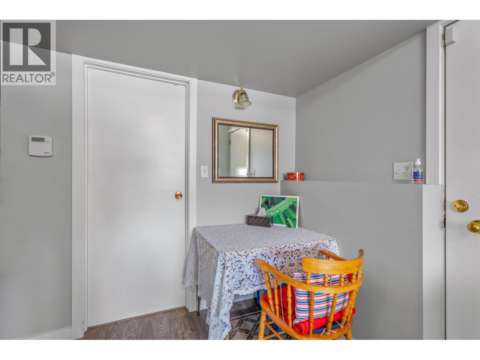 2566 BORDEN CRESCENT - 33