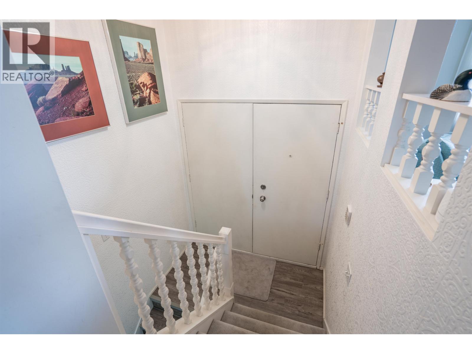 2566 BORDEN CRESCENT - 25