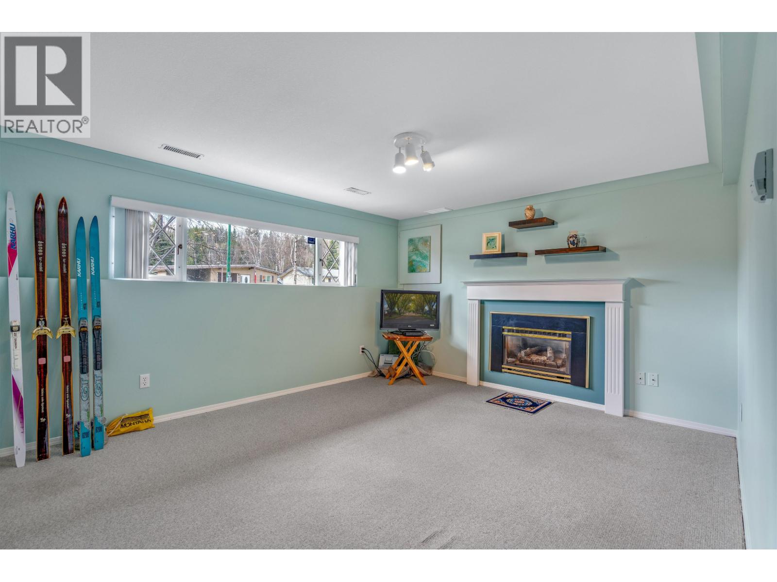 2566 BORDEN CRESCENT - 7