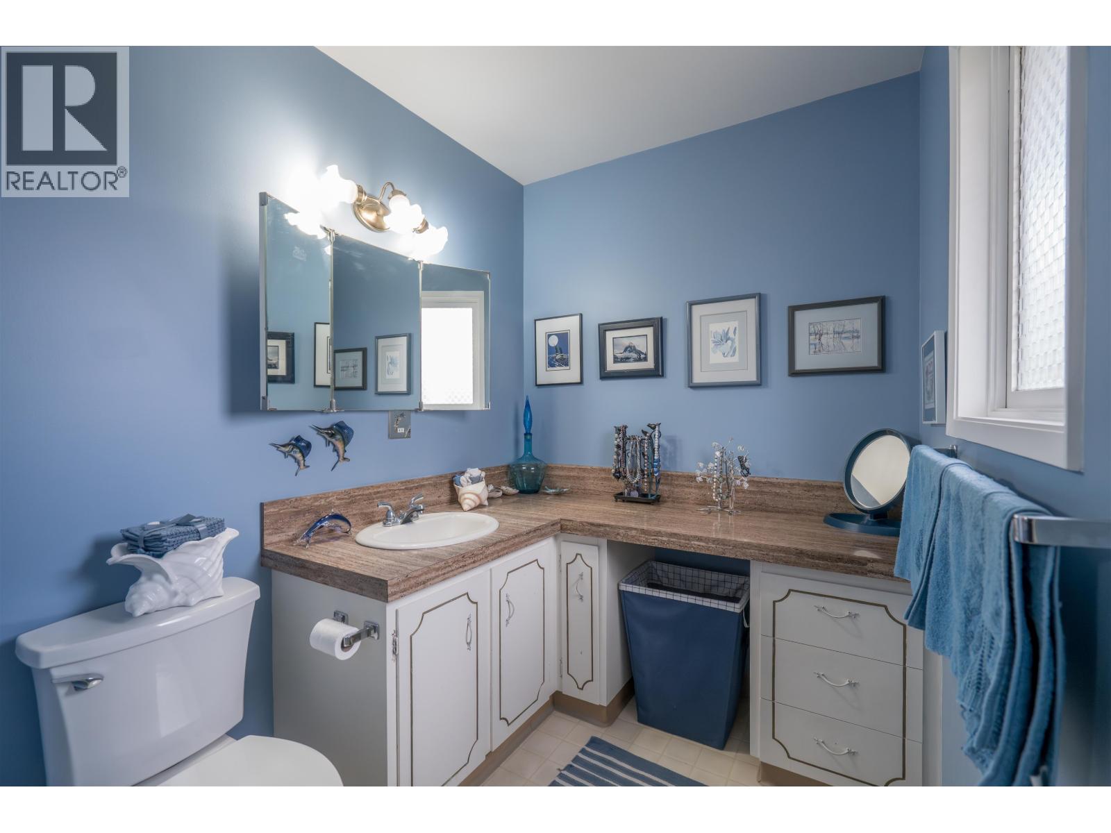 2566 BORDEN CRESCENT - 27