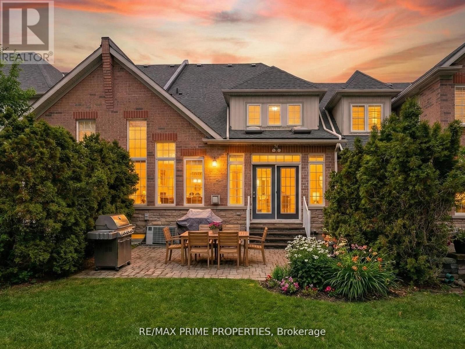 #18 11 BERCZY CREEK WAY - 46