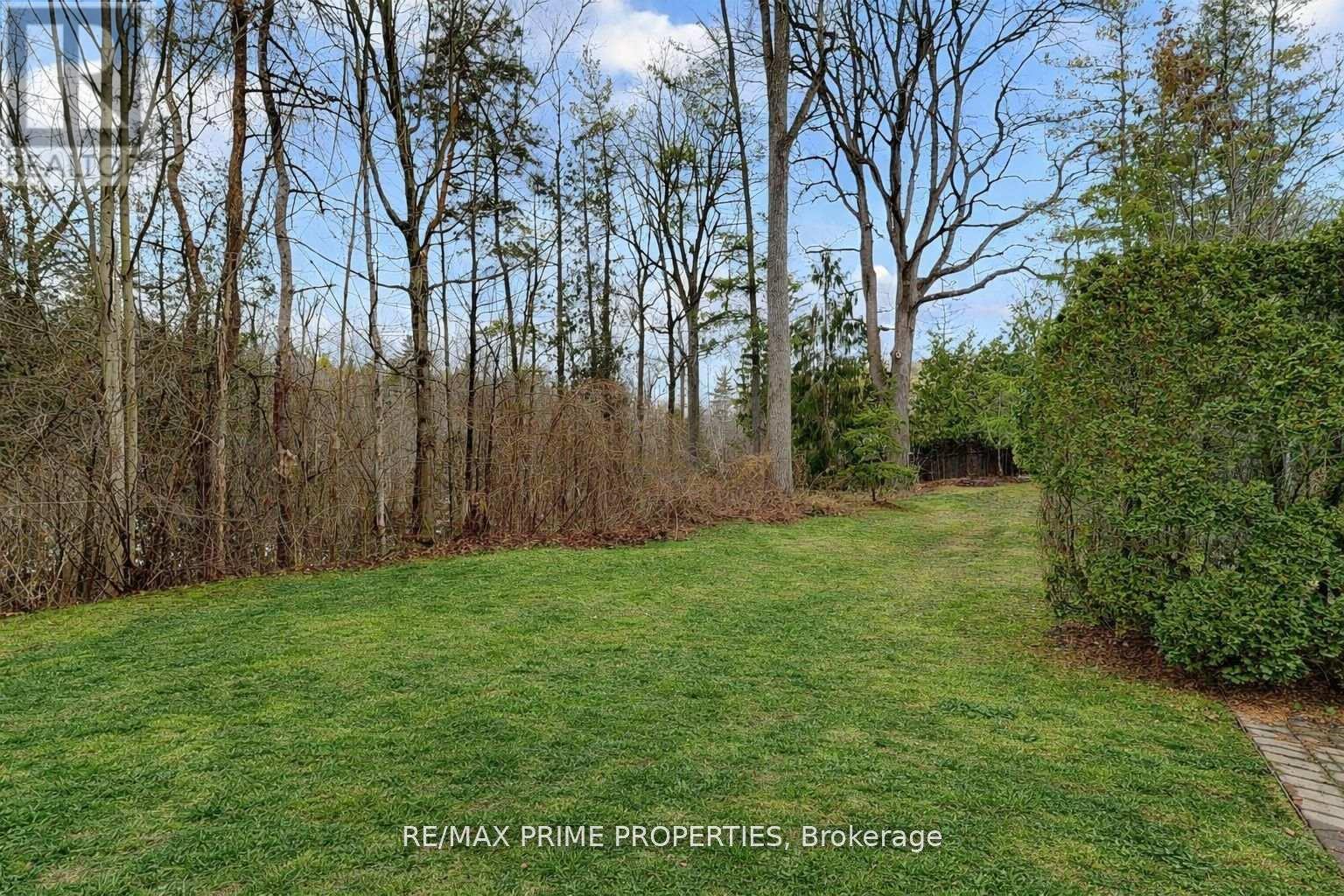 #18 11 BERCZY CREEK WAY - 45