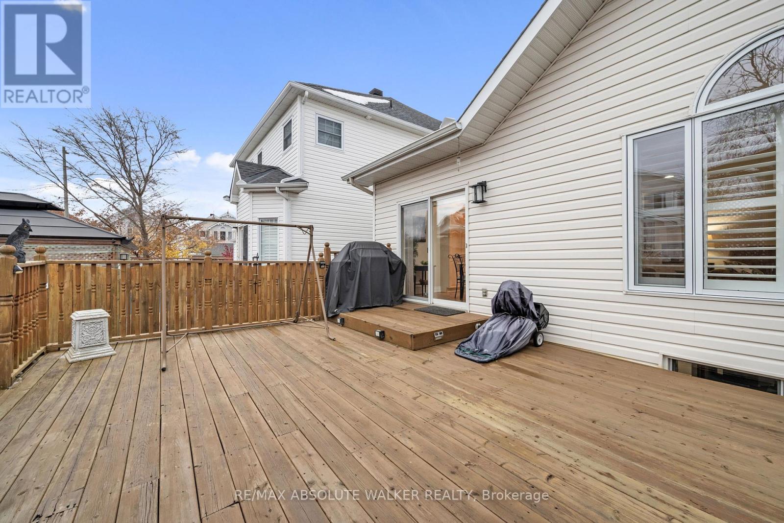 1662 FRENETTE STREET - 32
