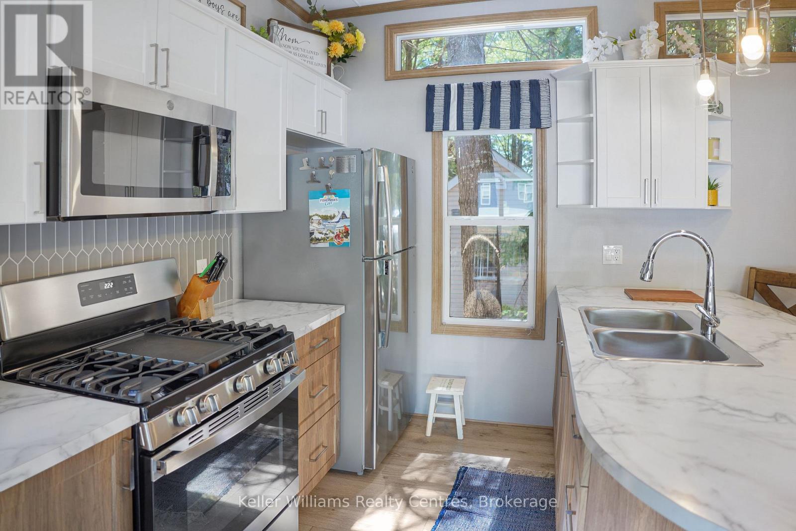 W16 - 13 SOUTHLINE AVENUE — photo 7