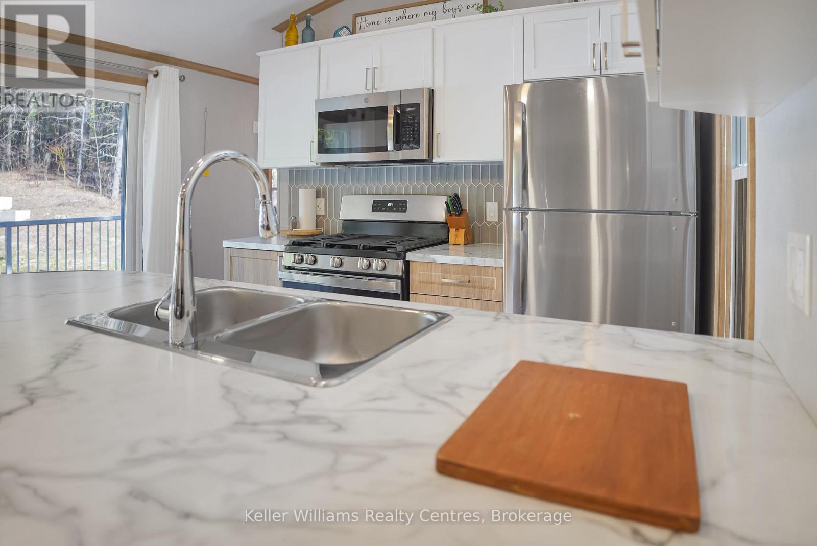 W16 - 13 SOUTHLINE AVENUE — photo 8