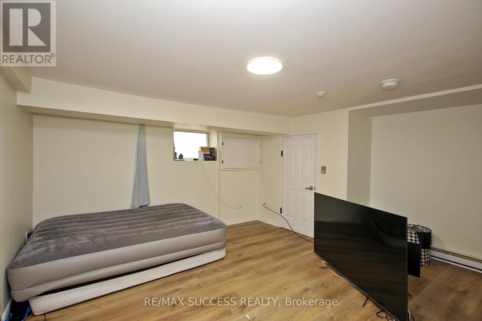 22 & 24 RIVER STREET - 36