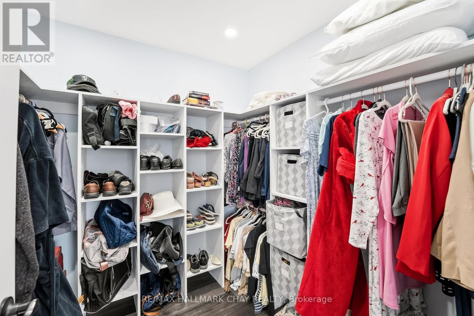 24 CEDAR DALE DRIVE - 21