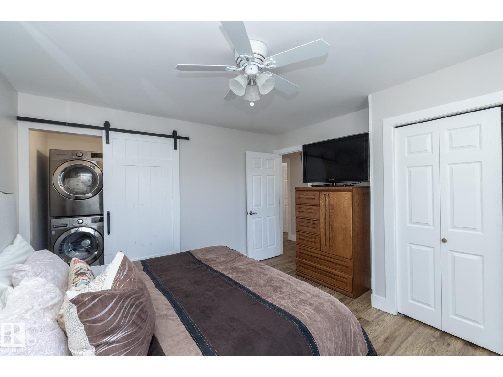 3511 33 AV NW, Edmonton