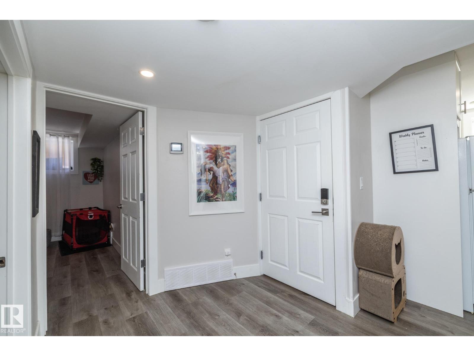 3511 33 AV NW, Edmonton