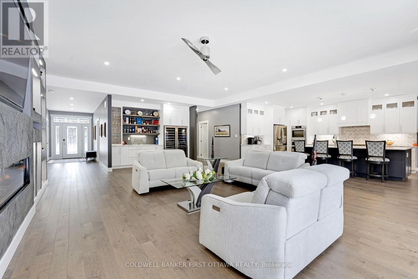 High 10' ceilings and pot lights thru-out the home