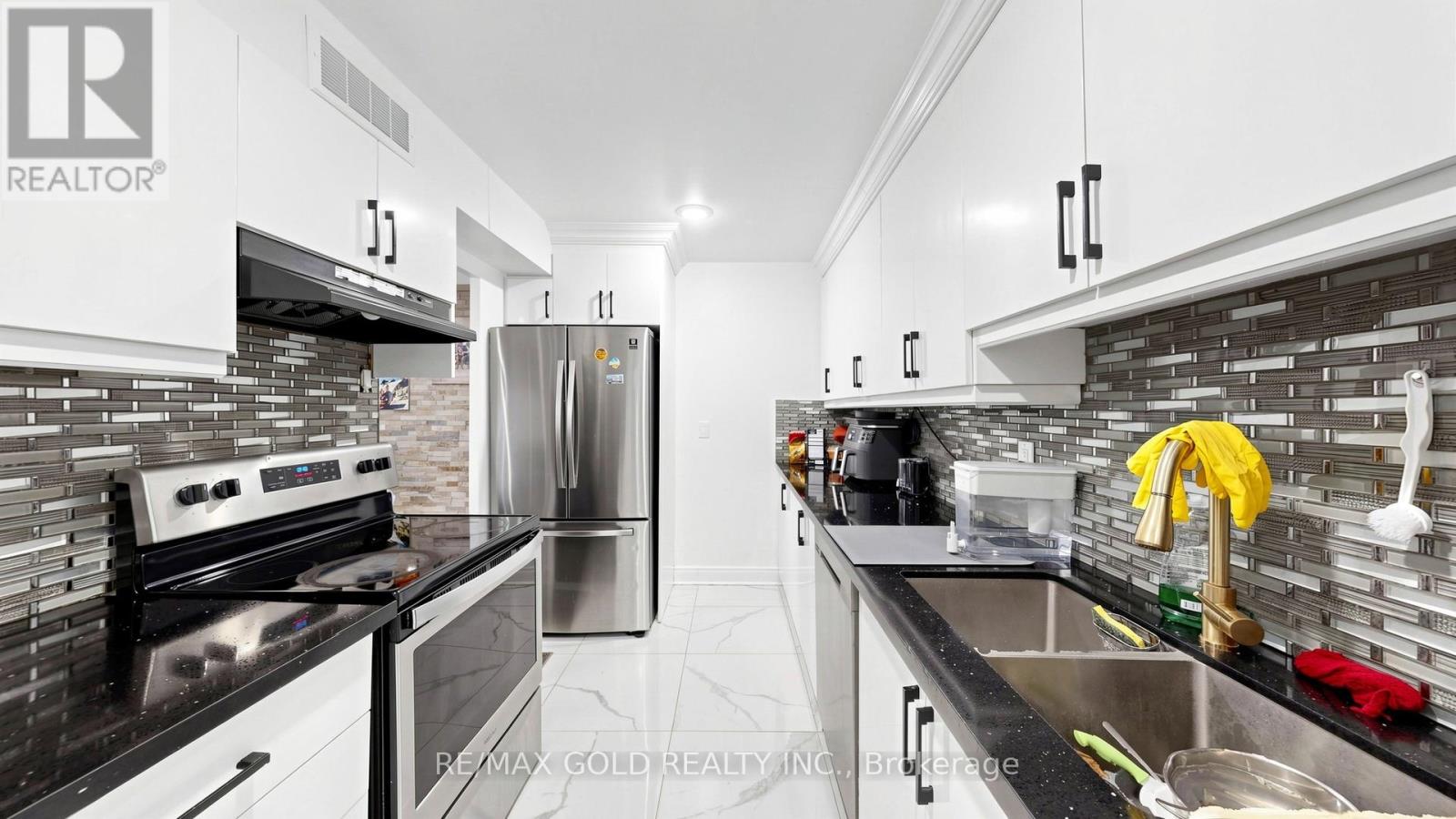 #102 2825 ISLINGTON AVENUE - 10