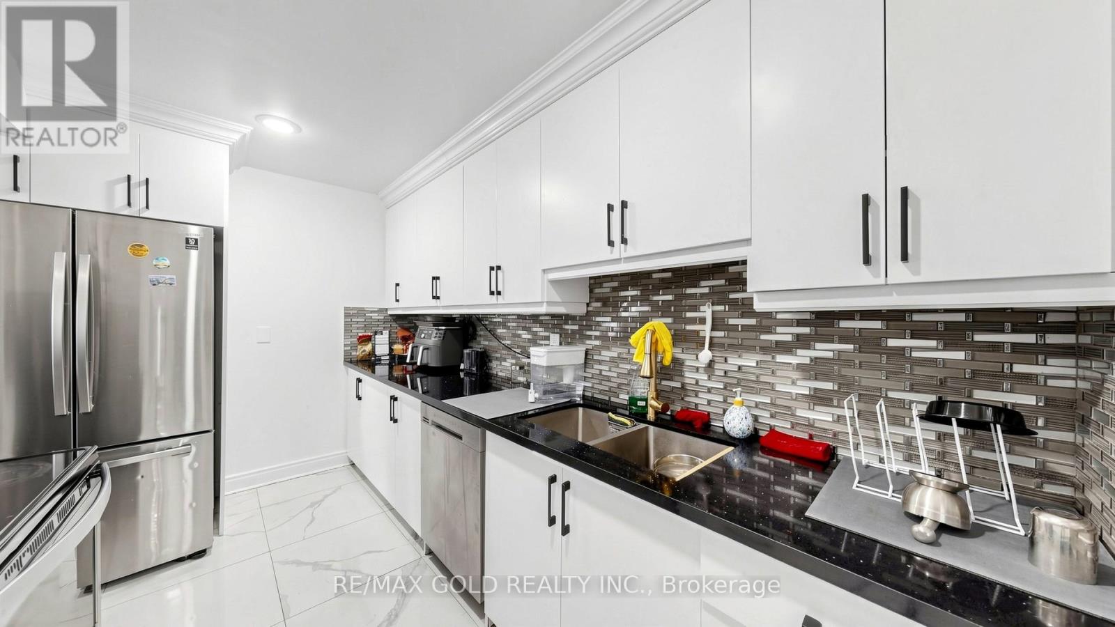 #102 2825 ISLINGTON AVENUE - 11