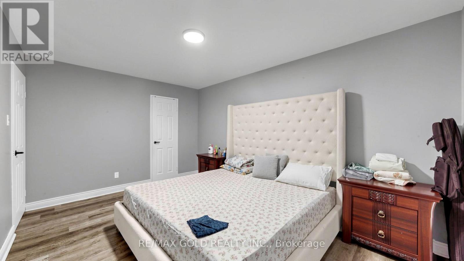 #102 2825 ISLINGTON AVENUE - 16