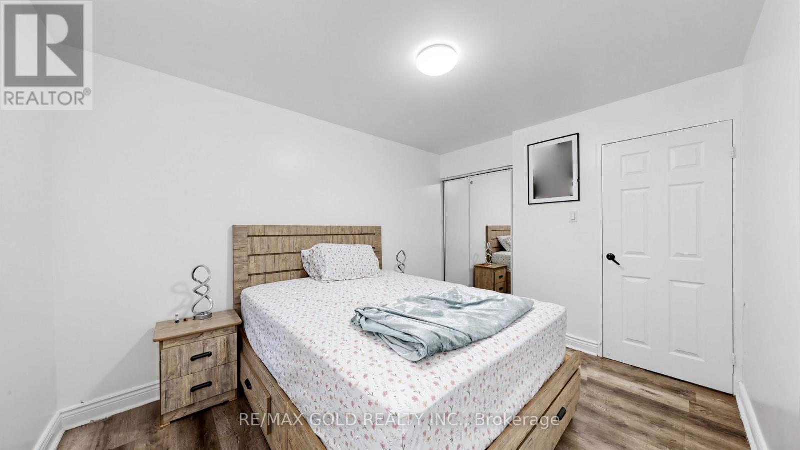 #102 2825 ISLINGTON AVENUE - 18