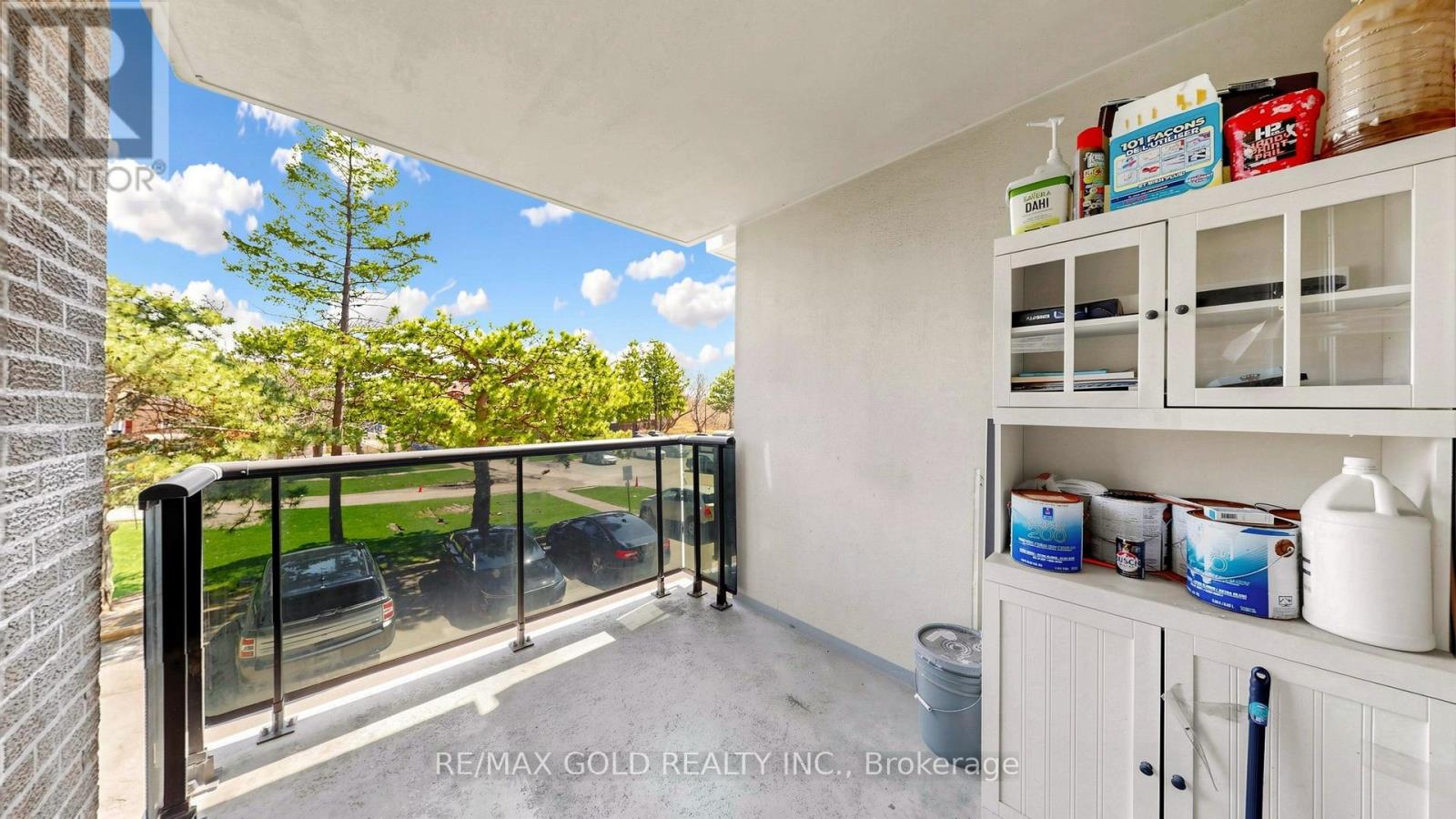 #102 2825 ISLINGTON AVENUE - 23