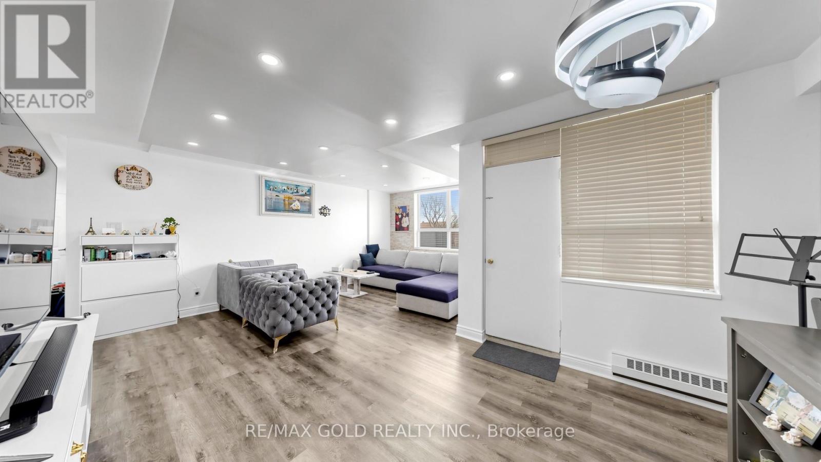 #102 2825 ISLINGTON AVENUE - 6