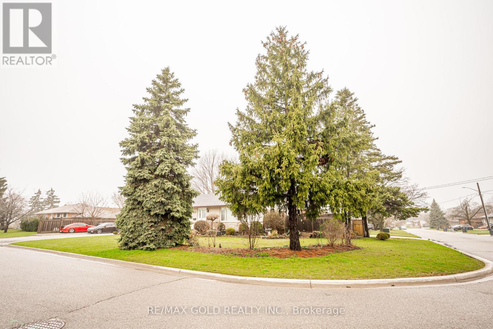 37 CARLYLE CRESCENT — photo 3