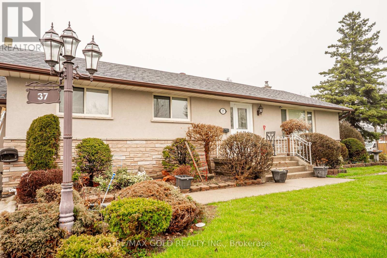 37 CARLYLE CRESCENT — photo 5