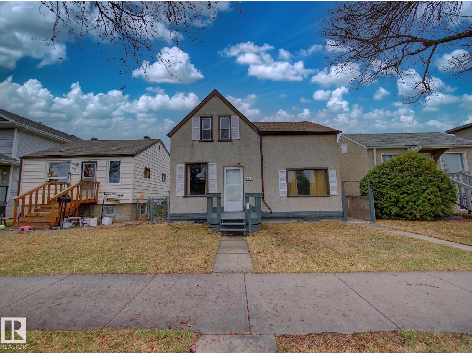 9533 77 AV NW, Edmonton
