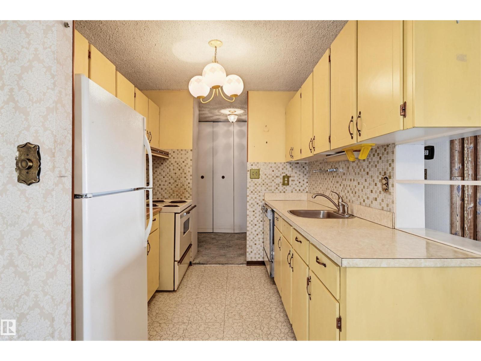 #701 10135 116 ST NW NW, Edmonton