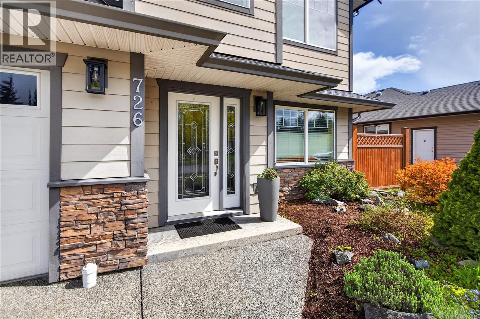 726 Cameleon Dr - Image 2