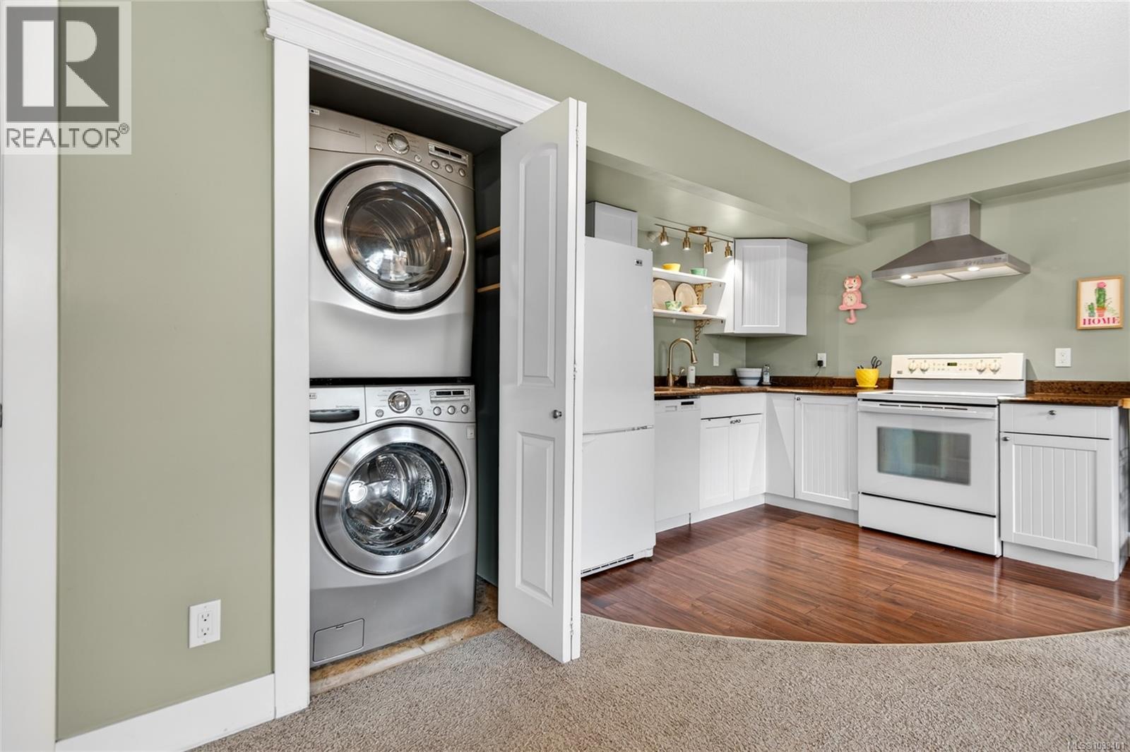 726 Cameleon Dr - 45