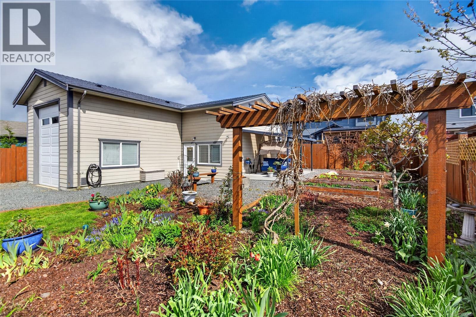 726 Cameleon Dr - 66