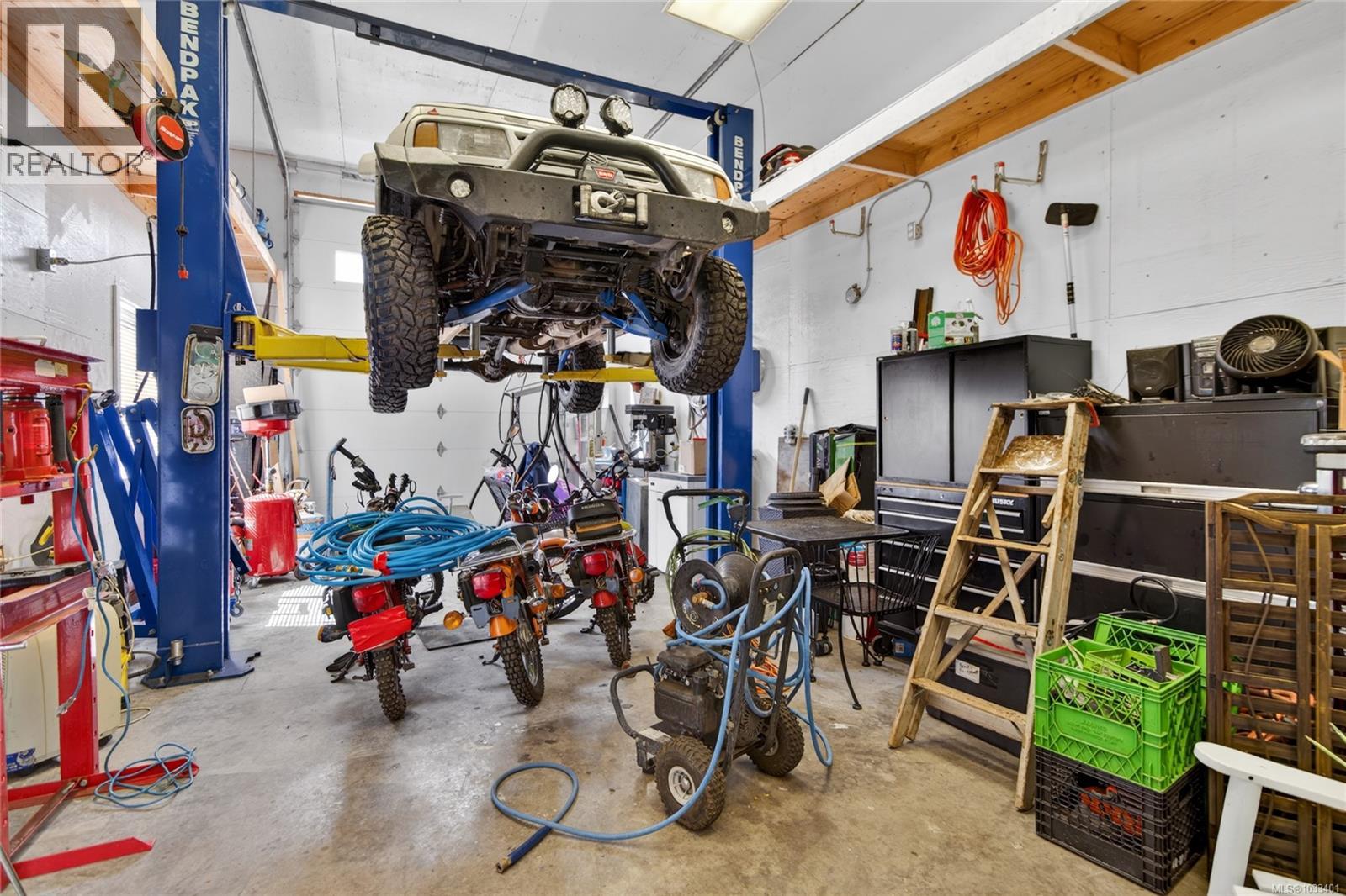 726 Cameleon Dr - 81