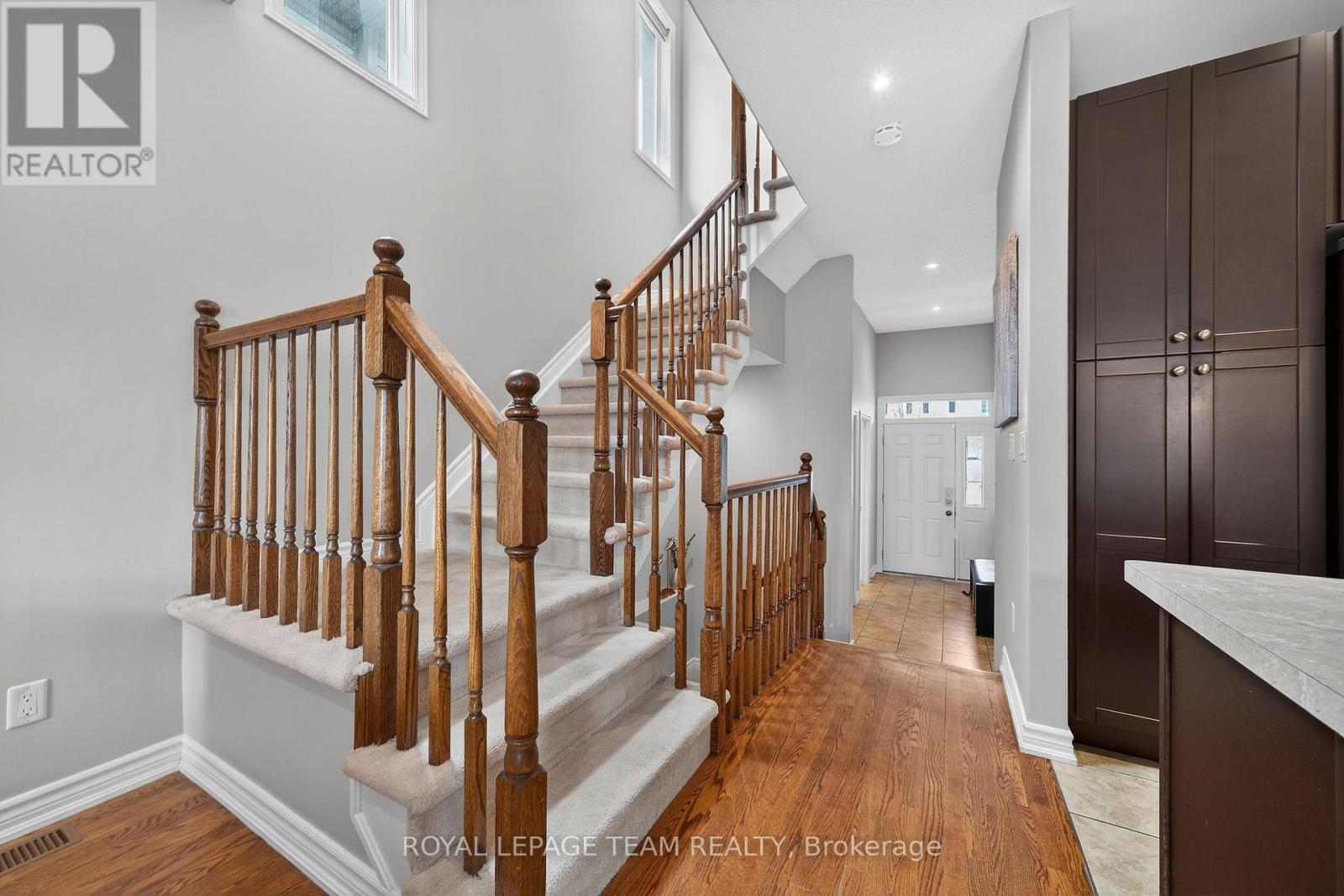 336 GLENBRAE AVENUE - 22