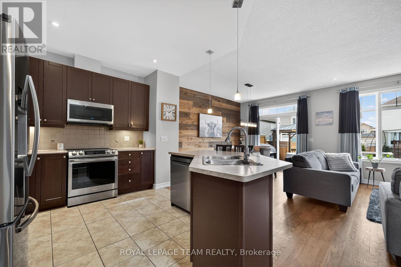 336 GLENBRAE AVENUE - 18