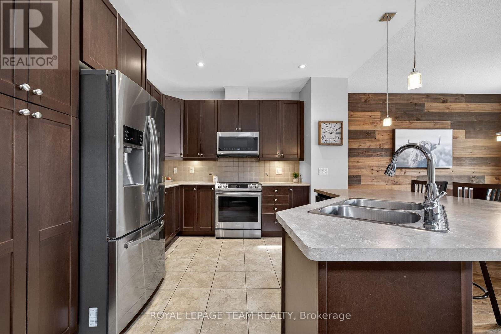 336 GLENBRAE AVENUE - 19