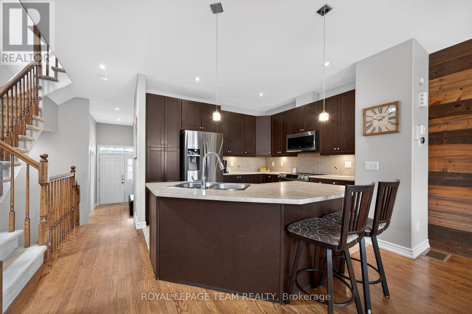 336 GLENBRAE AVENUE - 15