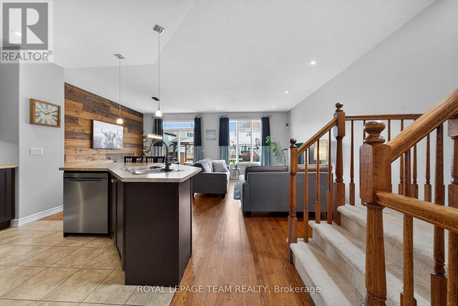 336 GLENBRAE AVENUE - 10