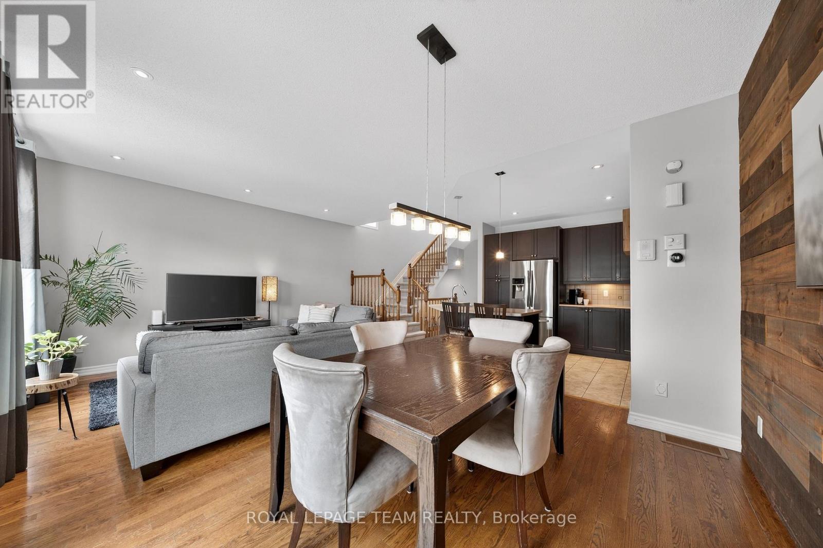 336 GLENBRAE AVENUE - 12