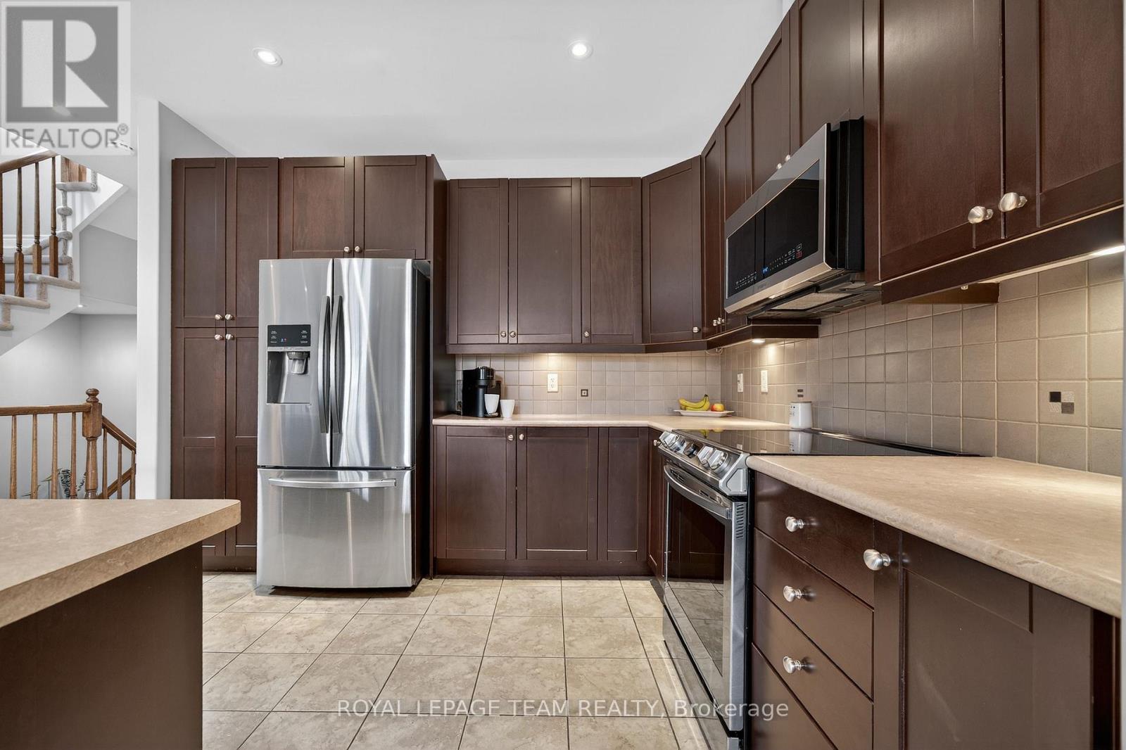 336 GLENBRAE AVENUE - 17