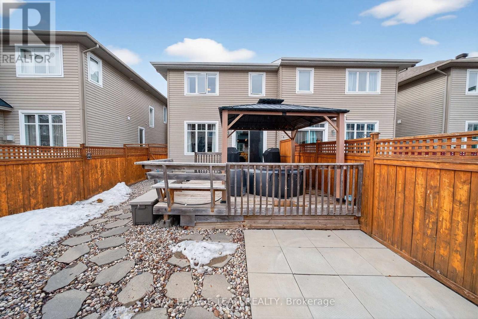 336 GLENBRAE AVENUE - 44