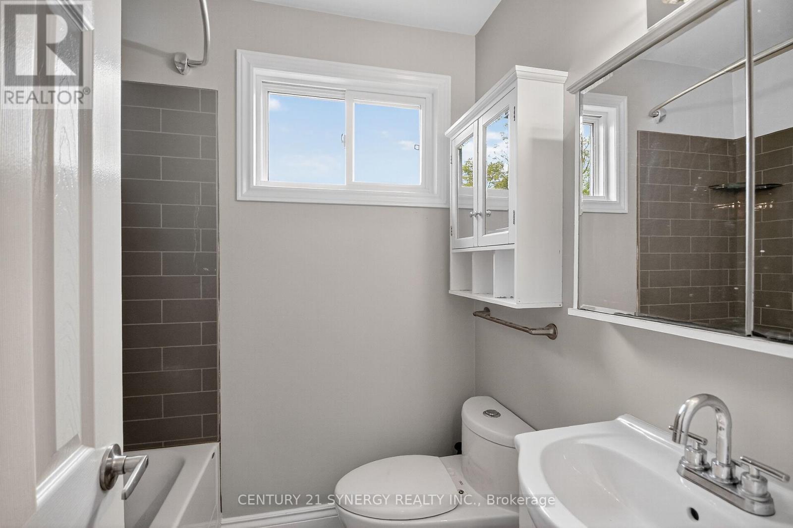 928 MEADOWLANDS DRIVE — photo 20