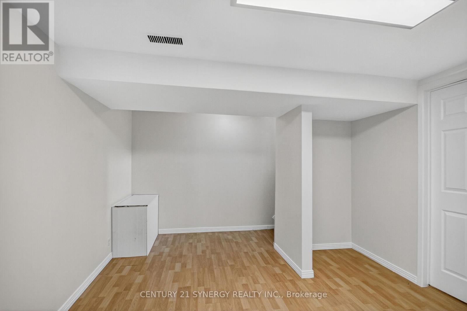 928 MEADOWLANDS DRIVE — photo 26