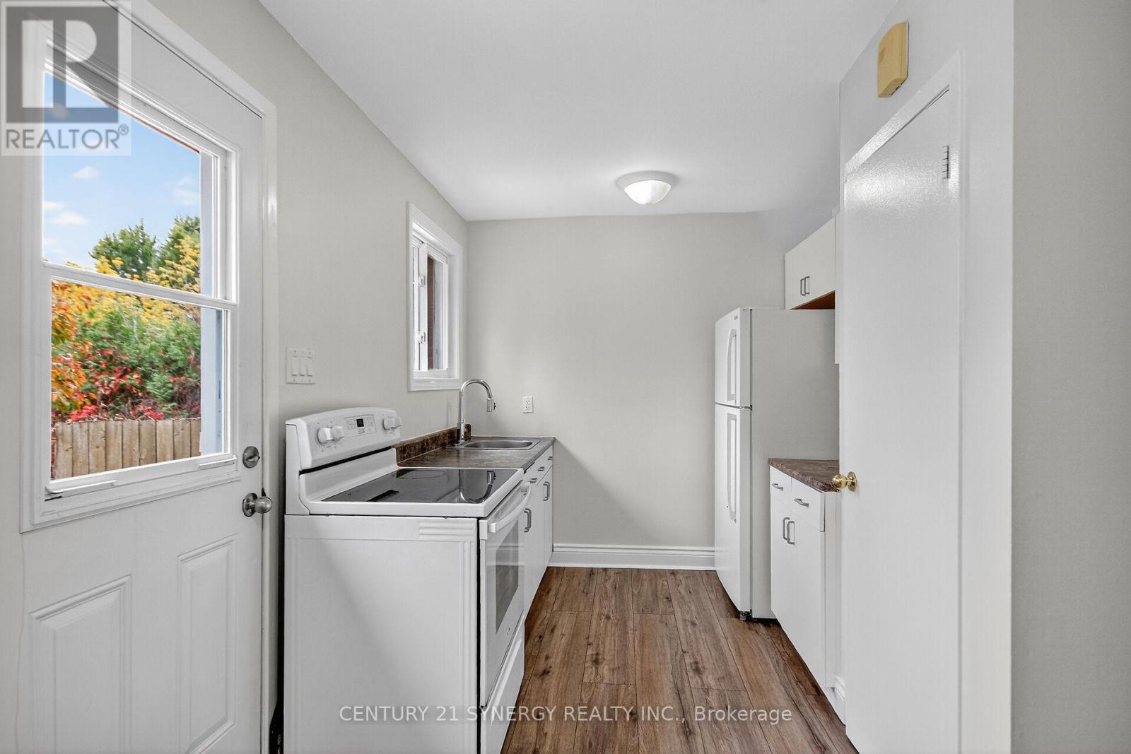 928 MEADOWLANDS DRIVE - 4