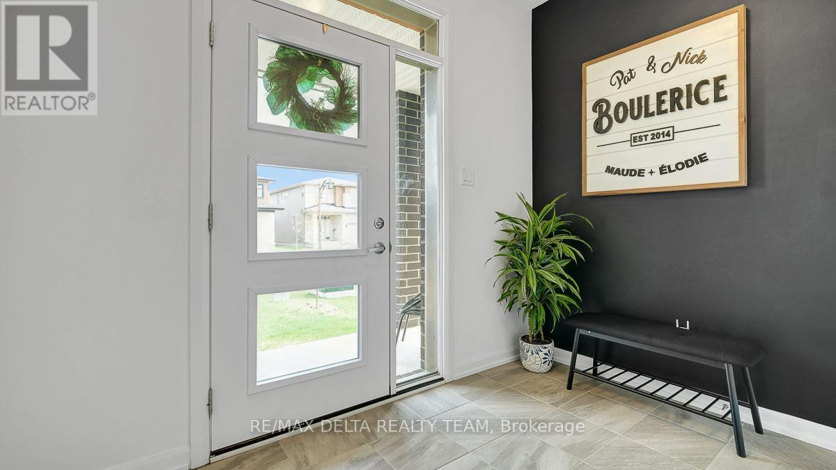 1269 DIAMOND STREET — photo 8