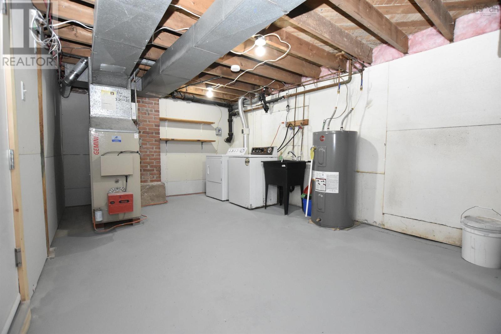 6 Pembrooke Street — photo 27