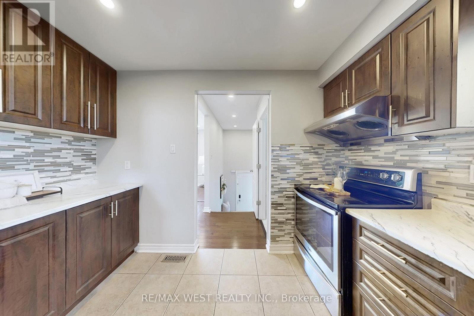 113 KINGSWOOD DRIVE N — photo 15